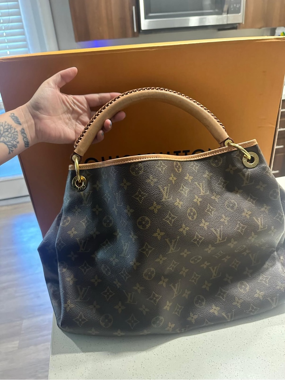 Louis Vuitton Monogram Canvas Shoulder Bag with Vachetta Handle
